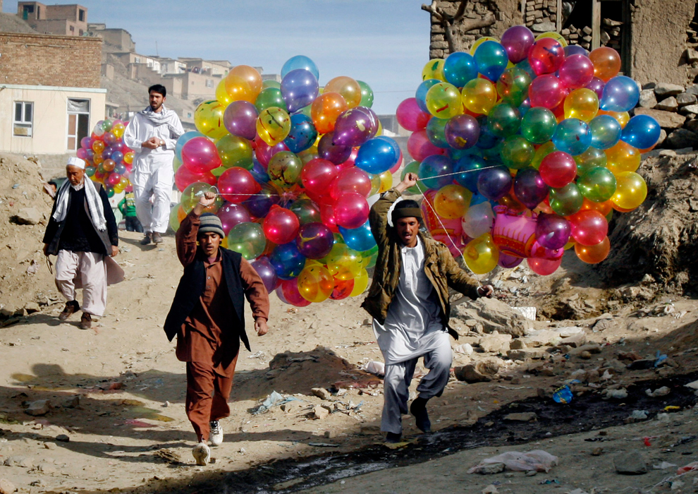 Afghan baloon seller