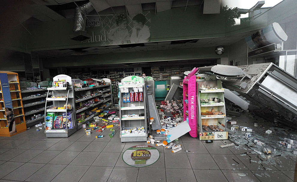Earthquake in Chile 2010 supermarket