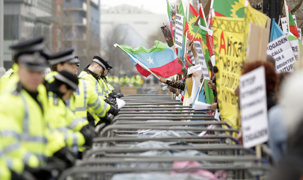 Фотография: Акция протеста в Лондоне №2 - BigPicture.ru