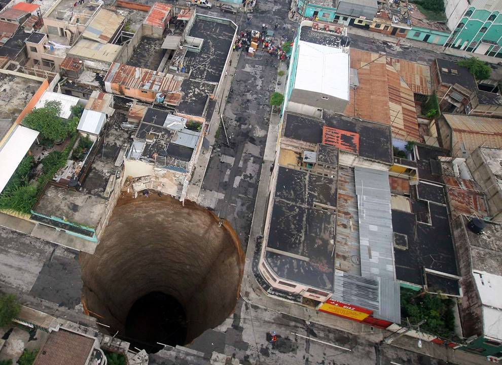 The sinkhole caused by the