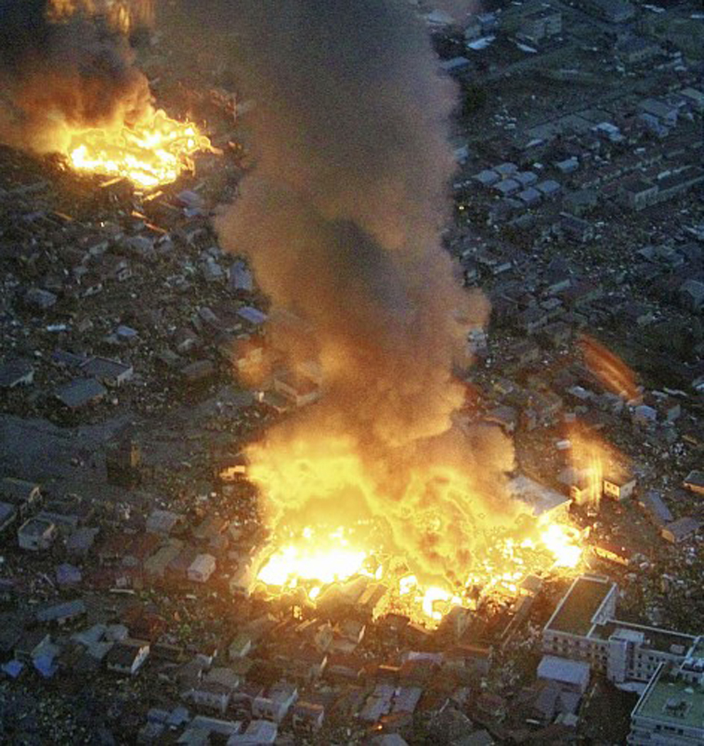 波士頓環球報  日本地震的大照片