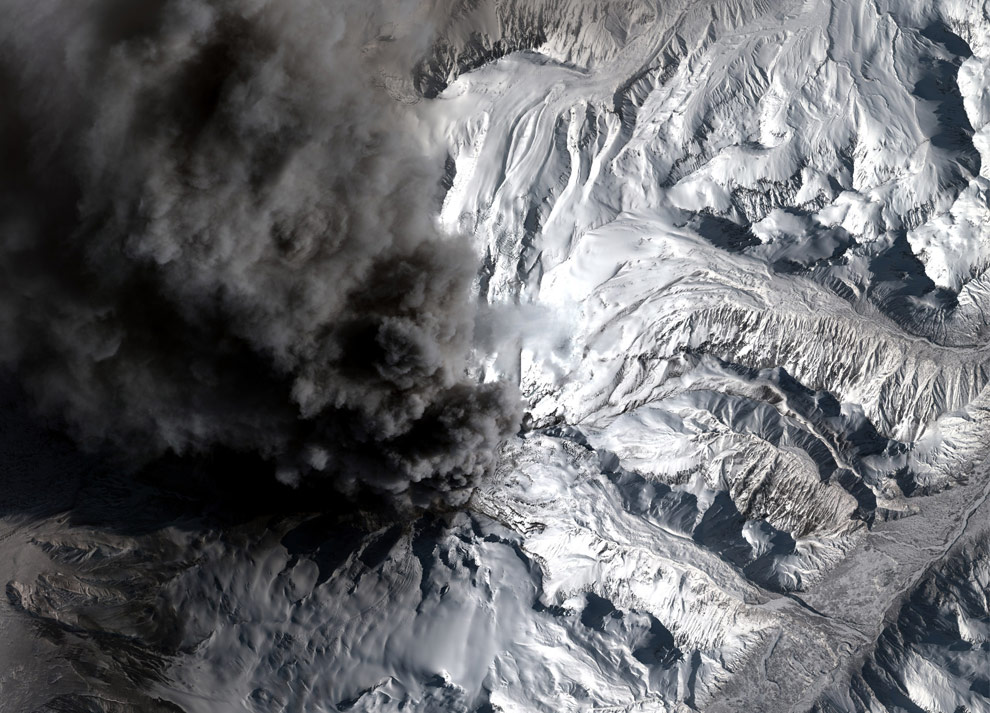 Фотография: Извержение вулкана на Аляске №9 - BigPicture.ru