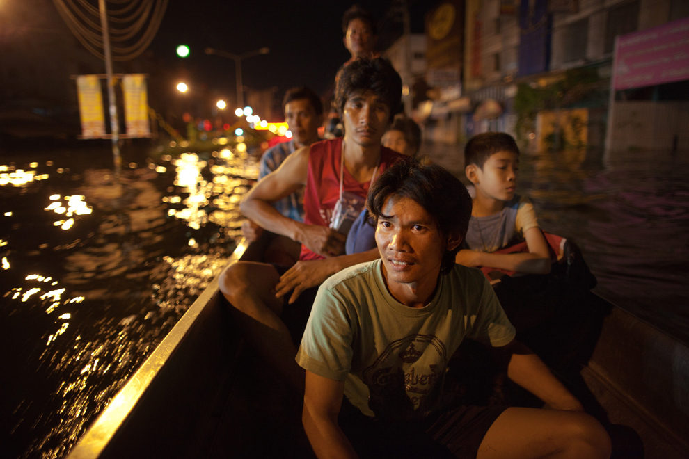 Những hình ảnh mới nhất về lũ lụt tại Bangkok..20