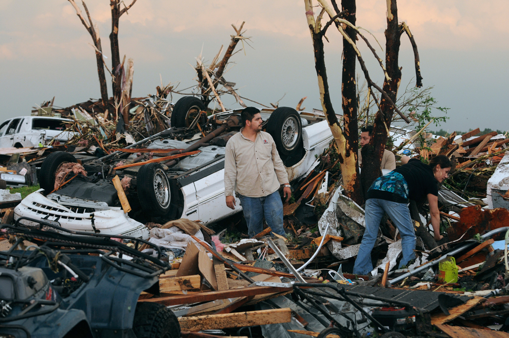 joplin missouri tornado death graphic photos