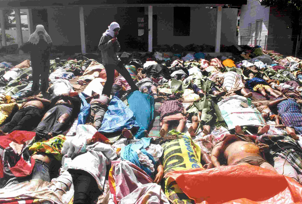 indonesia tsunami bodies. odies of tsunami victims