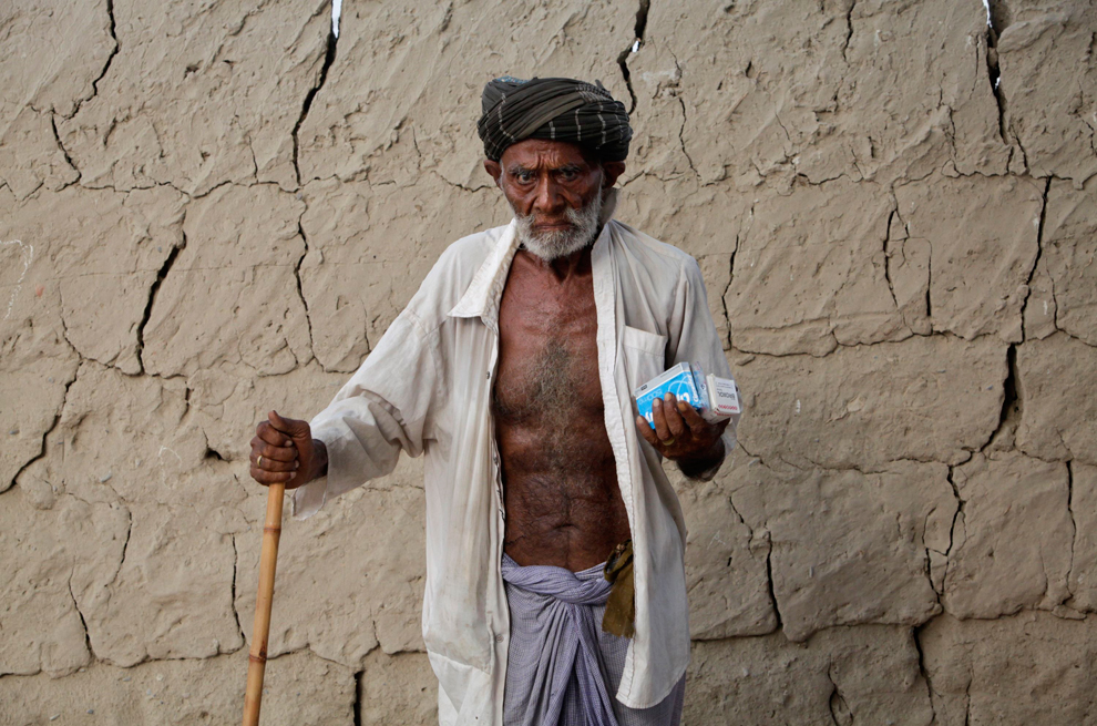 Pakistan: Devastating flood, one year later. - Photos - The Big Picture ...